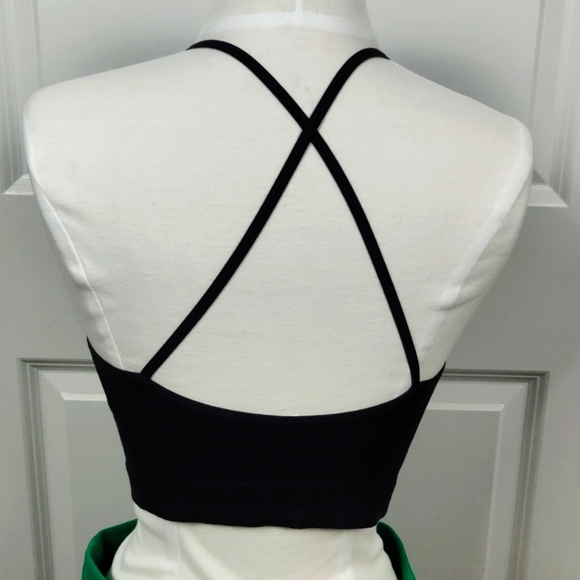 NEW Zenana S/M Black Crop top - Picture 3 of 4